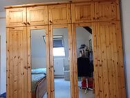 Schlafzimmerschrank Holz 5-türig, sehr gute JYSK/Bettenlager-Qualität - Döbeln
