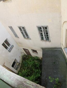 ALTSTADTHAUS MIT INNENHOF PASSAU-Altstadt: Stadthaus - Einzelbaudenkmal - Komplettsanierung notwendig - Passau