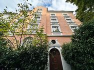 Toplage in Schwabing: Loftähnliche 2,5 - Zimmer - Dachgeschosswohnung mit offener Küche! - München