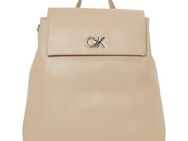 Calvin Klein Cityrucksack CK FLAP BACKPACK WITH CONV STRAP, Freizeitrucksack Damen mit verstellbaren Schulterriemen