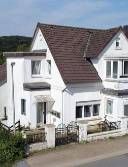 Mehrfamilienhaus mit 3 Einheiten und Top-Potenzial in guter Lage von Porta Westfalica - Porta Westfalica