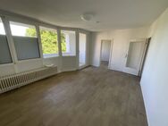 Wohnen auf zwei Ebenen: 4-Zimmer-Wohnung an der Fröbelstr. frei! - Gütersloh