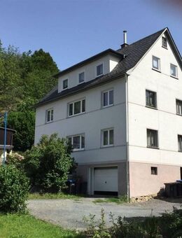 Freistehendes Dreifamilienhaus mit Innenhof, Garten und Garage - Probstzella