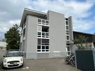 Erstklassige 3 Zimmer-Penthouse-Wohnung mit 2 Balkonen, EBK und Kfz-Stellplatz in Mainz-Oberstadt - Mainz