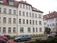 Geräumige Dachgeschosswohnung mit Balkon und Blick ins Grüne - Leipzig