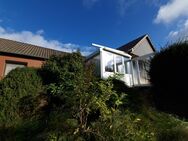 Ein-Familienhaus mit Terrasse und Wintergarten auf großem Grundstück - Burgwedel