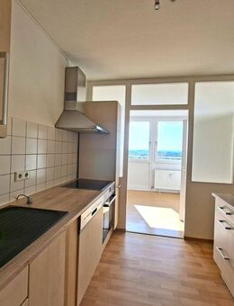 Moderne 2.5-Zimmer Wohnung mit EBK & Balkon in Erlangen - Erlangen
