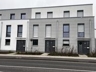 Modernes Reihenmittelhaus mit Garten, Dachterrasse und Garage - Viersen