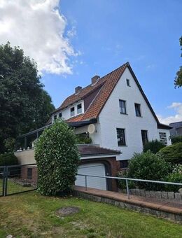 FAMILIENTRAUM MODERNISIERT, MIT VIEL RAUM UND PLATZ, GARAGE IN EINER RUHIGEN UND GRÜNEN LAGE GELEGEN - Celle