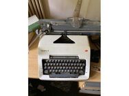 Schreibmaschine von Olympia - Malente