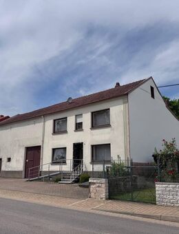Viel Raum für Wohnen, große Nutzfläche in ehemaligem Bauernhaus - sanierungsbedürftig - Rehlingen-Siersburg