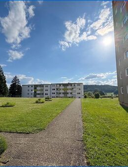 Kapitalanleger aufgepasst - Gepflegte 2 Zi.-Wohnung im 2.OG mit Balkon und Lift! - Stockach