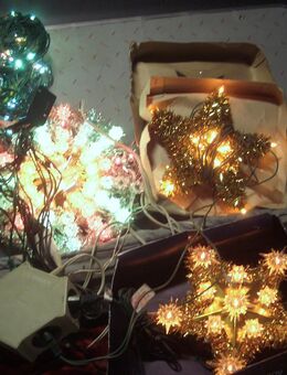 2 Koffer voll Weihnachtsdekoration! - Oberhaching