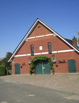 Gepflegtes Zweifamilienhaus mit Gartenhaus und Balkon. - Langen (Landkreis Cuxhaven)