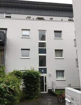 Sanierte 2,5-Zimmer-Dachgeschosswohnung mit Westbalkon in Bonn Brüser Berg - Bonn