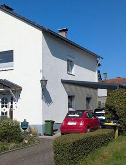 Gepflegtes Zweifamilienhaus mit Schwimmteich, Keller, PV-Anlage, Garage und Carport in ruhiger Wohnlage auf einem preiswerten Erbpachtgrundstück - Kamen
