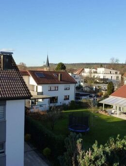 Attraktive 2 Zimmer- Dachgeschosswohnung mit großer Loggia in Guter- Lage von Ellhofen! - Ellhofen