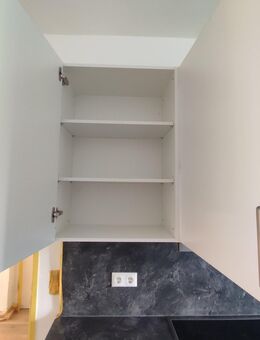 Küche mit Backofen, Ceranfeld und Geschirrspüler - München Schwabing-Freimann