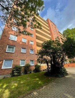 Renovierte 3-Zimmer-Wohnung in Lübeck mit großem Balkon - Lübeck