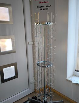 Postkartenständer mit Drehfuß und Rollen, Kartenständer - Birresborn