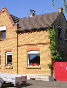 Charmantes Einfamilienhaus mit Garage auf hübsch angelegtem Grundstück in Sankt Augustin - Sankt Augustin