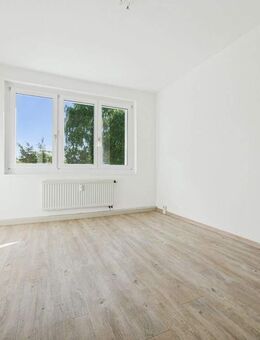 +++Schöne 3-R-W in Neustadt (Sa) bietet sonnige Zimmer, Loggia & Waldnähe - Ihr Ort zum Ankommen!+++ - Neustadt (Sachsen)