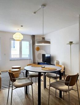 MÖBLIERT MIT BALKON IM NEUBAU - München