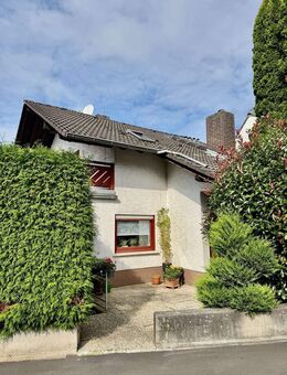 Einfamilienhaus mit Einliegerwohnung, Garten und Fernblick - Gelnhausen