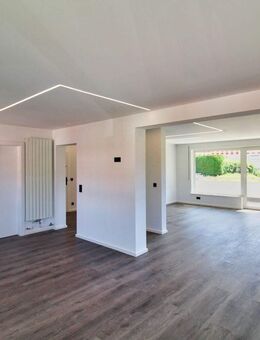 Großzügige 4,5-Zi.-Maisonettewohnung mit Balkon und Garage! - Waldstetten (Baden-Württemberg)