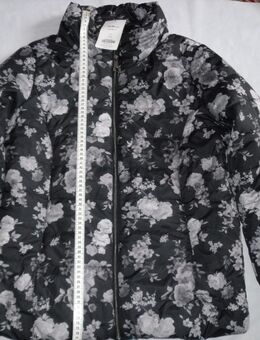 Damen Jacke mit Blumen Damen Winterjacke Größe 44 Neu.+ Geschenk , Silber Kette . - Aachen