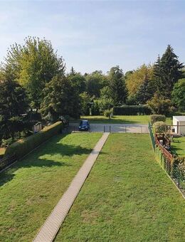Frisch renovierte 2 Zimmerwohnung mit Einbauküche, Badewanne und Gemeinschaftsgarten! - Bitterfeld-Wolfen