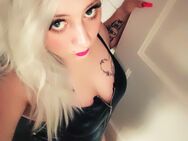 🍑 Online-Affäre/Beziehung mit Deinem dauergeilen Tattoogirl! 😻😍 Nymphoman, zu allem bereit und absolut verdorben! 😍 - Magdeburg