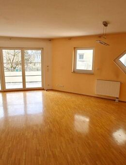 Zur befristeten Miete bis 02/2026: Schöne helle 3-Zimmer Wohnung - Mühlheim (Main)