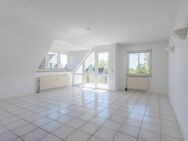 Helle Zweizimmer-Dachgeschosswohnung in sehr guter Lage nahe Godewindpark - Lübeck