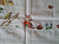 Süße handgestickte Tischdecke mit Osterhasen und Enten Vintage - Gründau