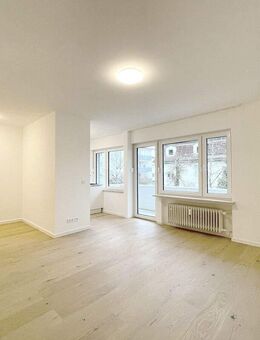 Ganz neu renoviert, 1,5 Zi.-Balkon-Whg., Küche und Bad jeweils mit Fenster, EBK, TG, mitten in Laim - München
