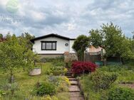 Großer Garten mit Bungalow 49 m² auf Eigentumsland + Bad + Keller + Stellplatz in Langewiesen - Ilmenau