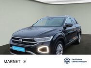 VW T-Roc, 1.5 TSI Style Parklenk, Jahr 2024 - Bad Nauheim