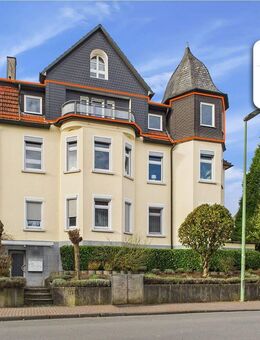 SCHADE IMMOBILIEN - Helle 2-Zimmerwohnung mit Carportstellplatz zu verkaufen! - Lüdenscheid