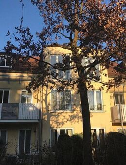 Sonnige 2,5-Zimmer-Wohnung mit Südwestbalkon - München