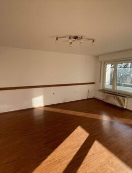 Helle 4-Zimmer Wohnung mit Balkon und Garage in Metzingen - Metzingen