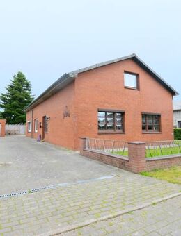 Einfamilienhaus mit großem Grundstück - ideal für Handwerker oder Familien mit vielen Wohnideen - Odderade