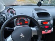 Peugeot 107 active +Klima und Freisprecheinrichtung bluetooth - Bochum