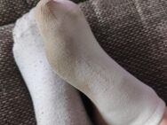 Stark getragene weiße Socken :* - Arnsberg