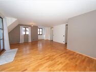 Beim Ulrichsplatz: Großzügige Maisonette-Wohnung von Privat - Augsburg