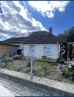 Projekt mit Potenzial: Einfamilienhaus mit Einliegerwohnung, Pool, Sauna und Garten - Schönberg (Regierungsbezirk Niederbayern)