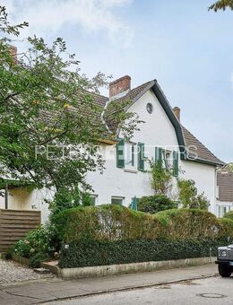 + Zeitlose Jugendstilvilla in Premiumlage: weißes Klinkerhaus mit Umbaupotenzial + - Hamburg