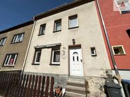 Reihenmittelhaus in Lößnitz mit 6 Zimmern: Einfamilienhaus zentrumsnah mit Erweiterungspotential - Lößnitz