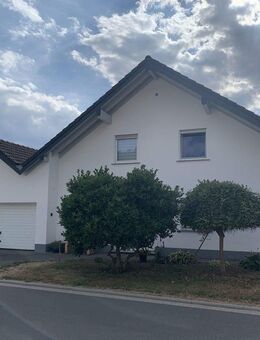 Einfamilienhaus mit Doppelgarage - Steinebach (Wied)