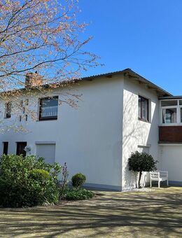Westerdeichstrich/ Stinteck: Ruhig gelegene 2 Zimmer Wohnung mit überdachtem Balkon in Deichnähe - Westerdeichstrich